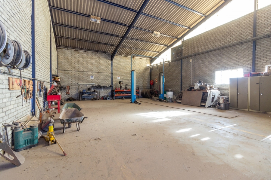 To Let commercial Property for Rent in Markman Industrial Eastern Cape
